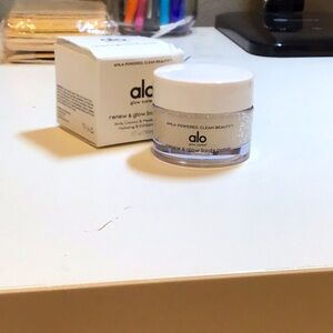 NWT Alo Glow System Renew & Glow Body Polish